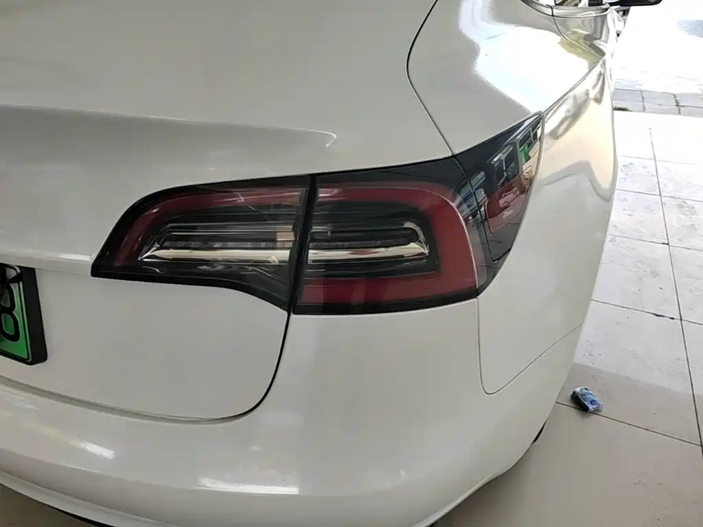 Tesla Model 3 — миниатюра 8