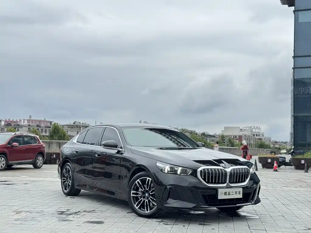 BMW 5 Series — миниатюра 3