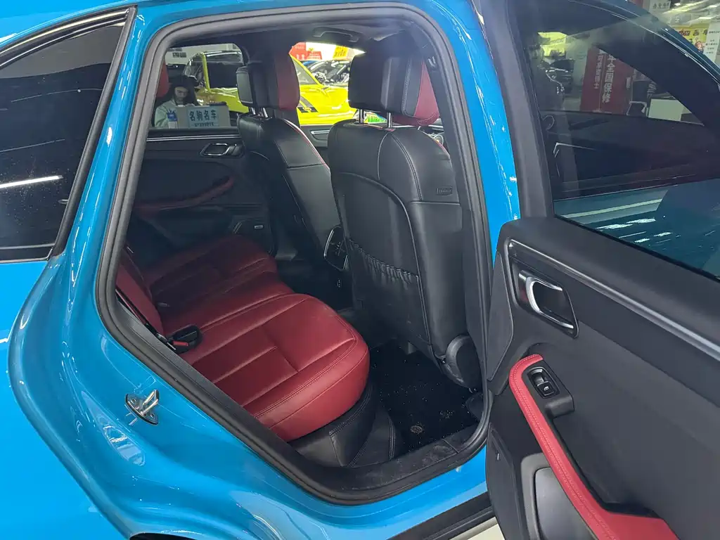 Porsche Macan — миниатюра 9