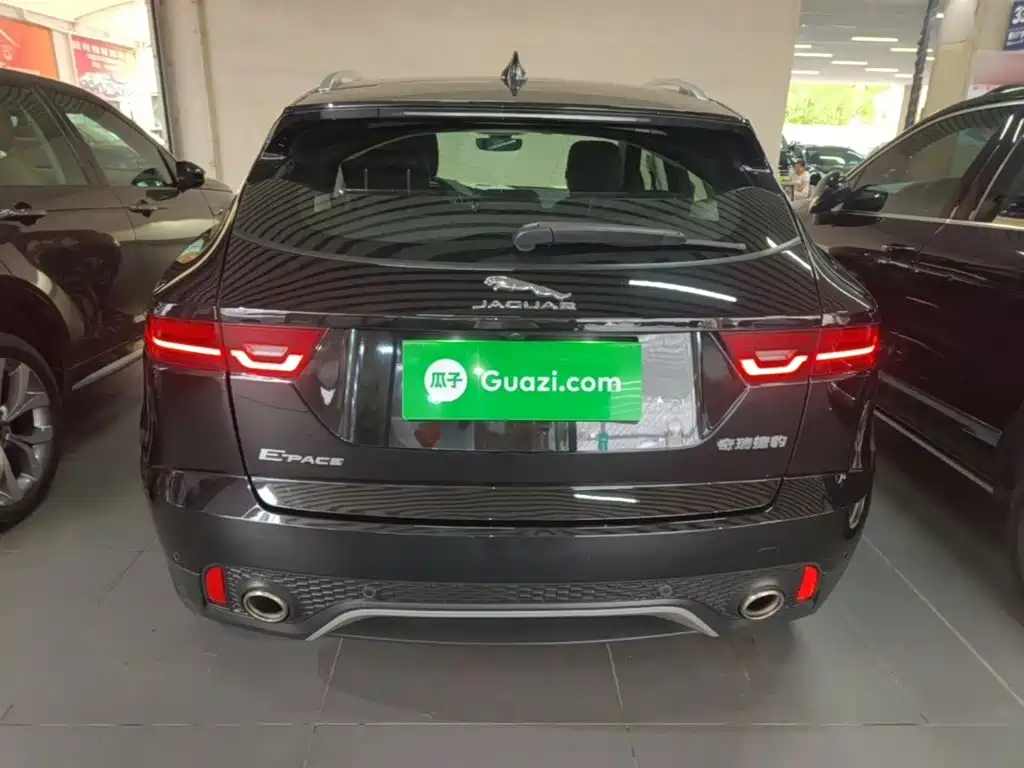 Jaguar E-PACE — миниатюра 6