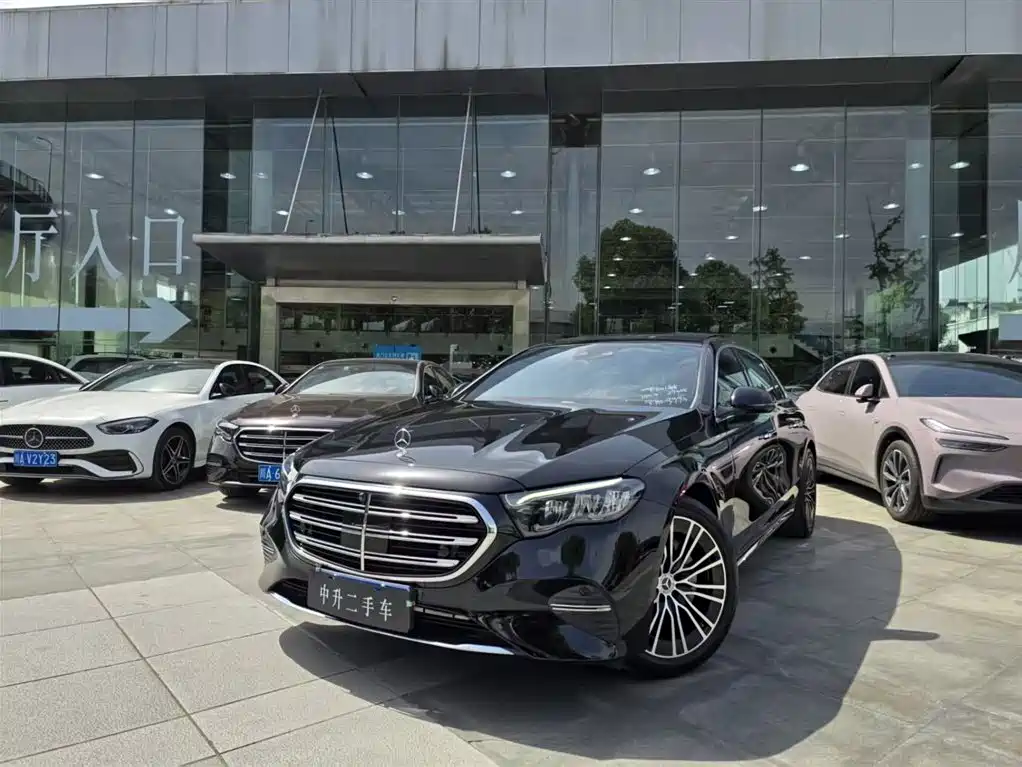 Mercedes-Benz E-Class 2024