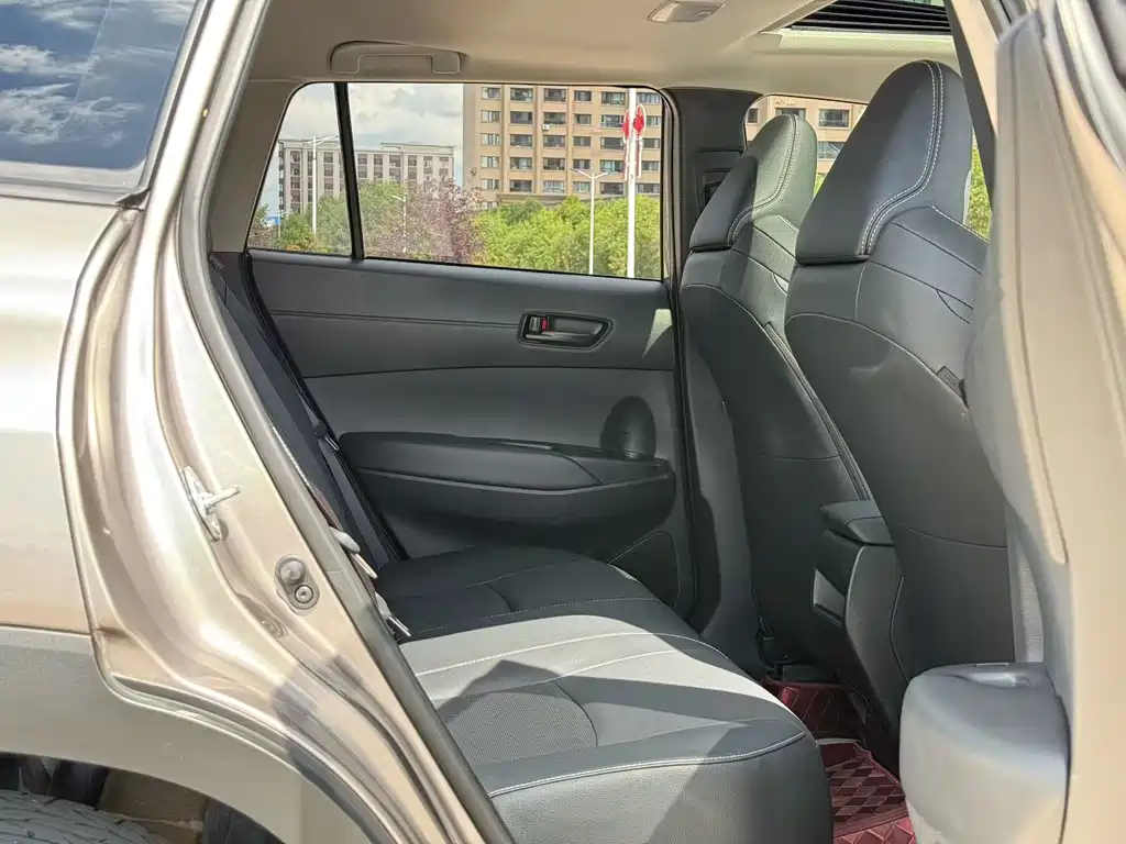 Toyota Frontlander — миниатюра 6