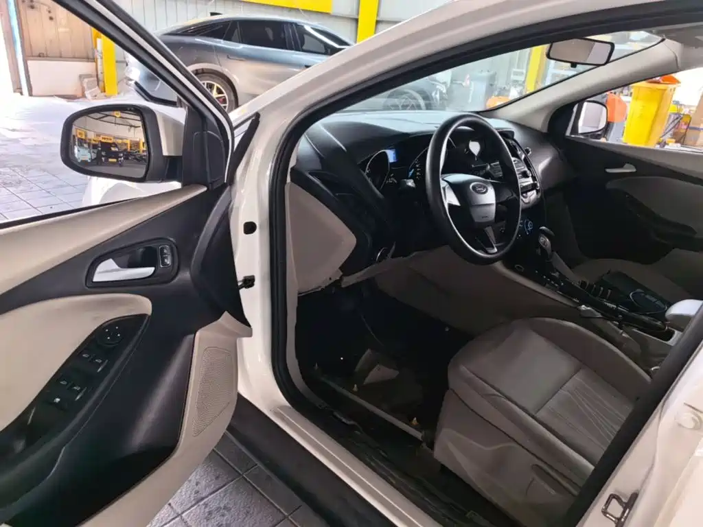 Ford Focus — миниатюра 16