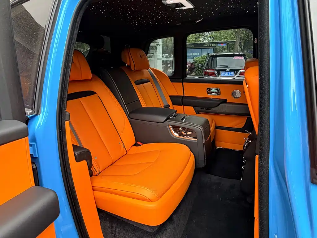 Rolls-Royce Cullinan — миниатюра 7