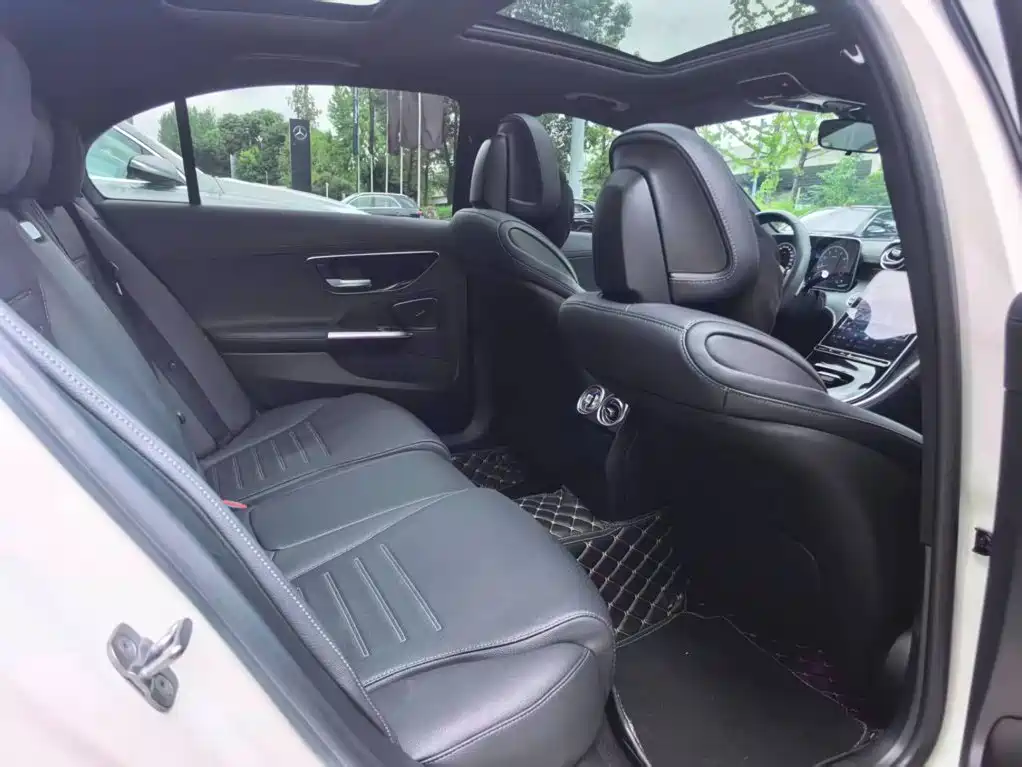 Mercedes-Benz C-Class — миниатюра 16