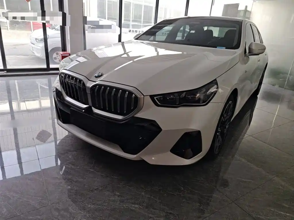 BMW 5 Series 2025