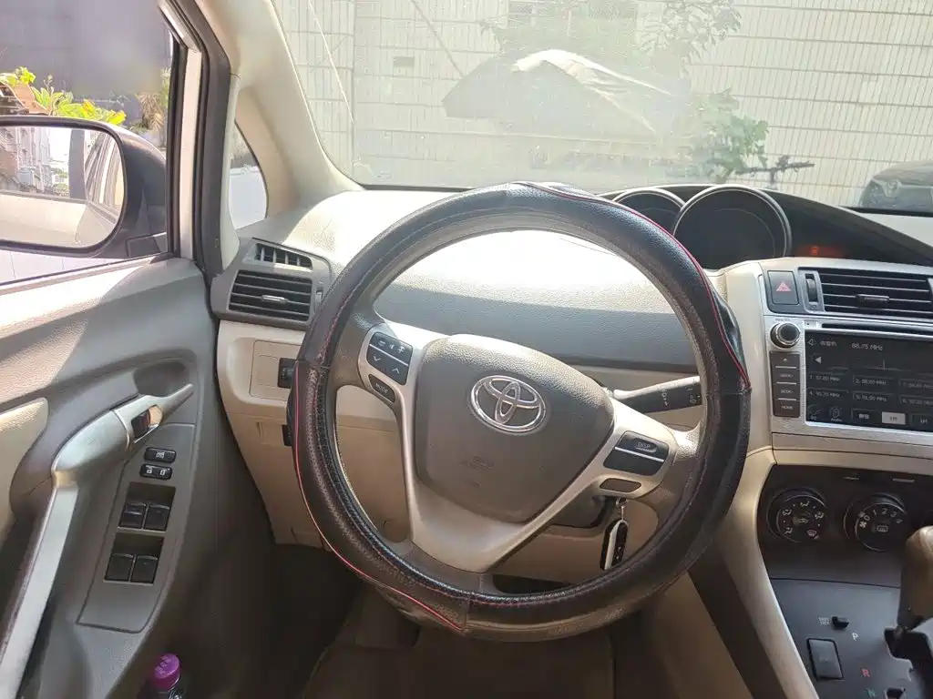 Toyota Verso — миниатюра 11
