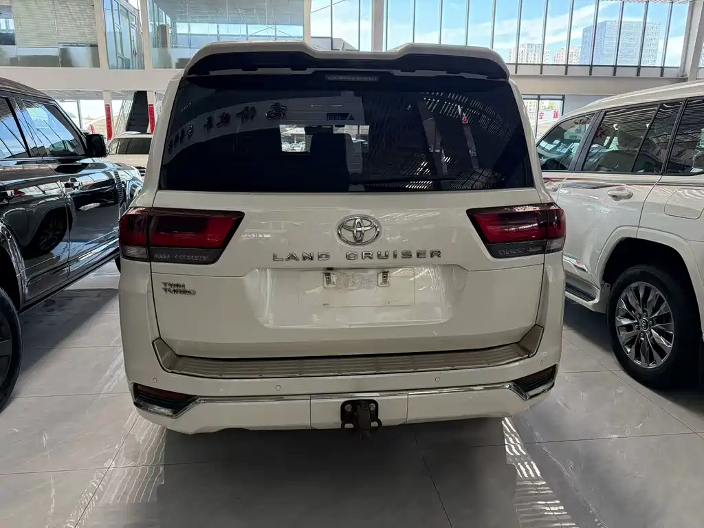 Toyota Land Cruiser — миниатюра 8