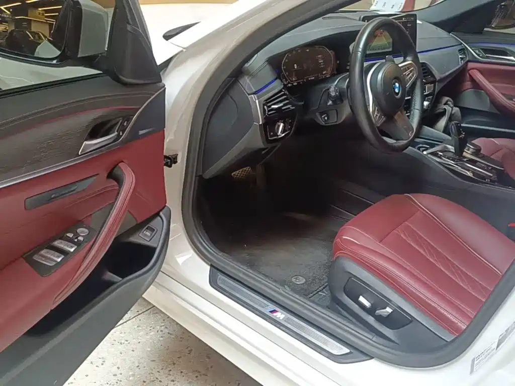 BMW 5 Series — миниатюра 16