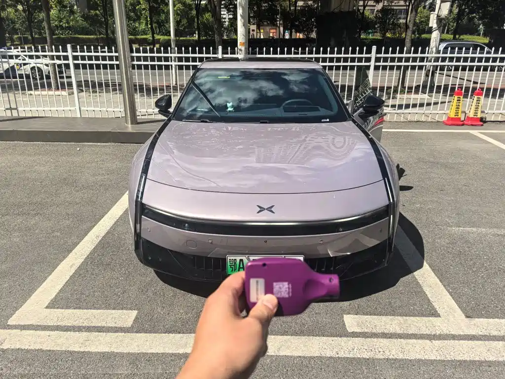 XPeng P7 — миниатюра 4