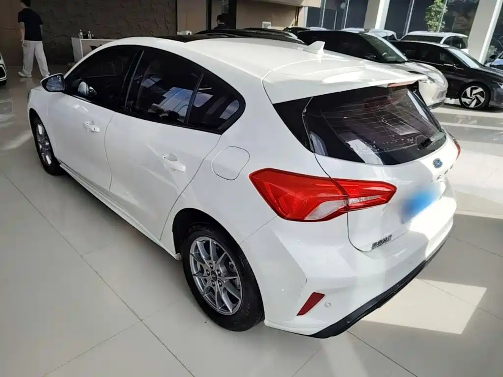 Ford Focus — миниатюра 5
