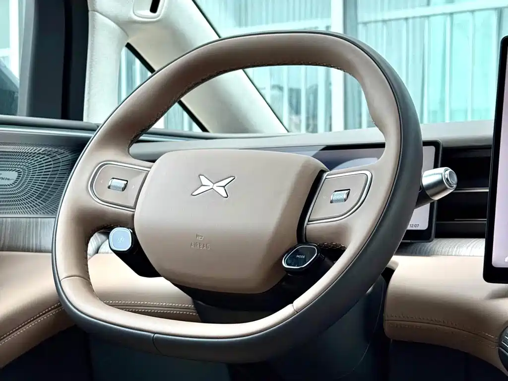 XPeng X9 — миниатюра 7