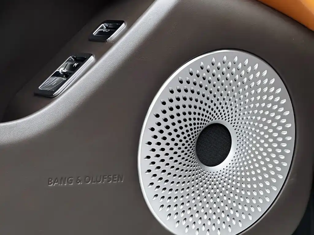 Bentley Flying Spur — миниатюра 16