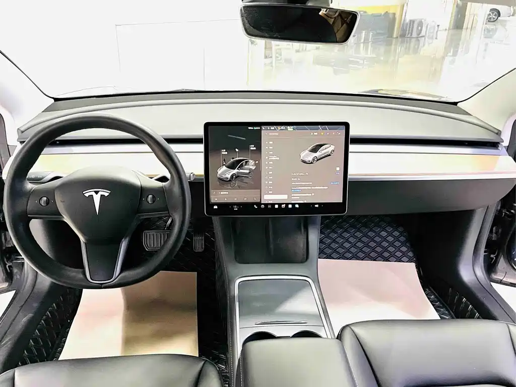 Tesla Model 3 — миниатюра 9