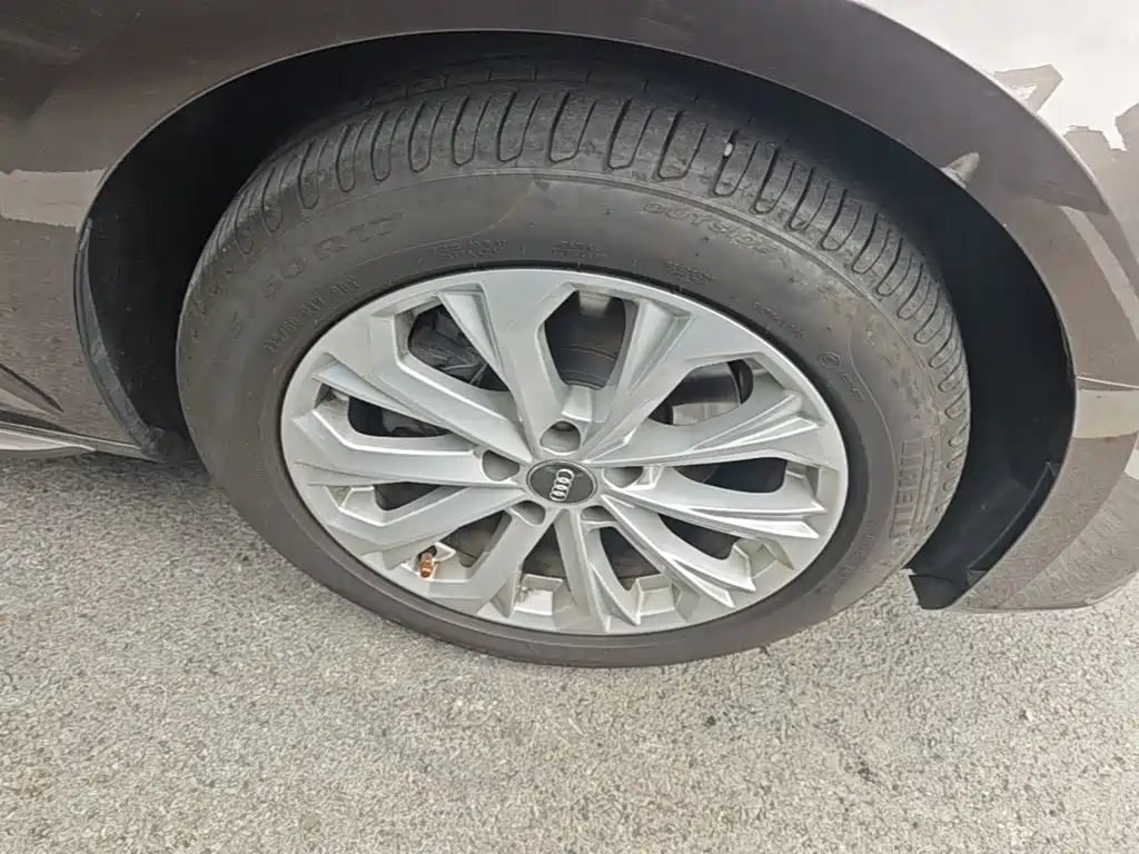 Audi A4L — миниатюра 12