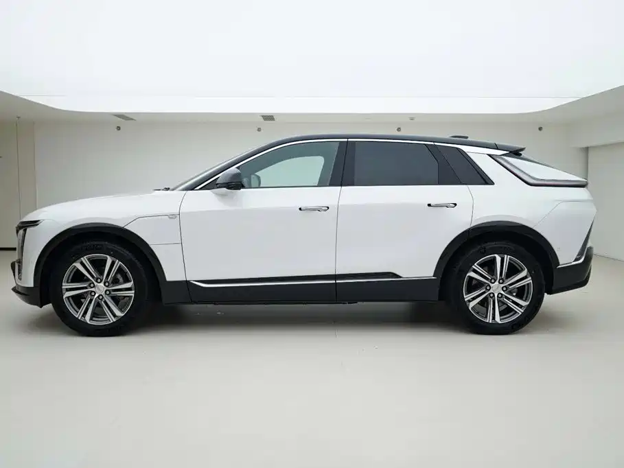 Cadillac Lyriq — миниатюра 3