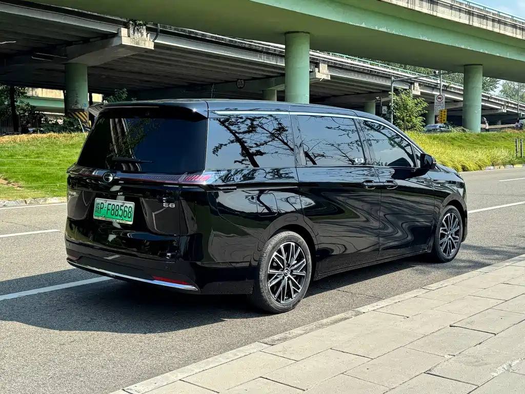 GAC Motor 传祺E8 PHEV — миниатюра 5