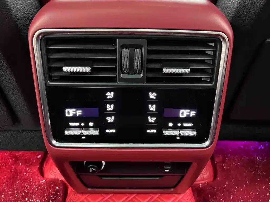 Porsche Cayenne — миниатюра 15