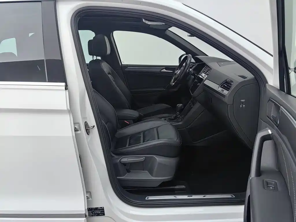 Volkswagen Tiguan — миниатюра 23