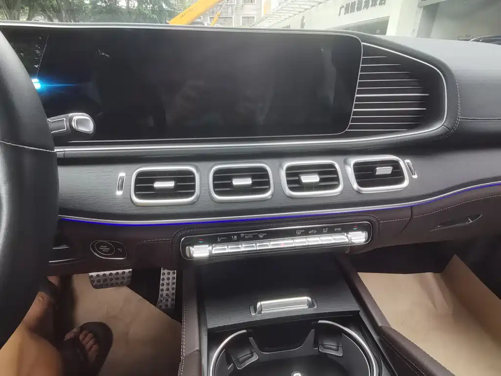 Mercedes-Benz GLS — миниатюра 17