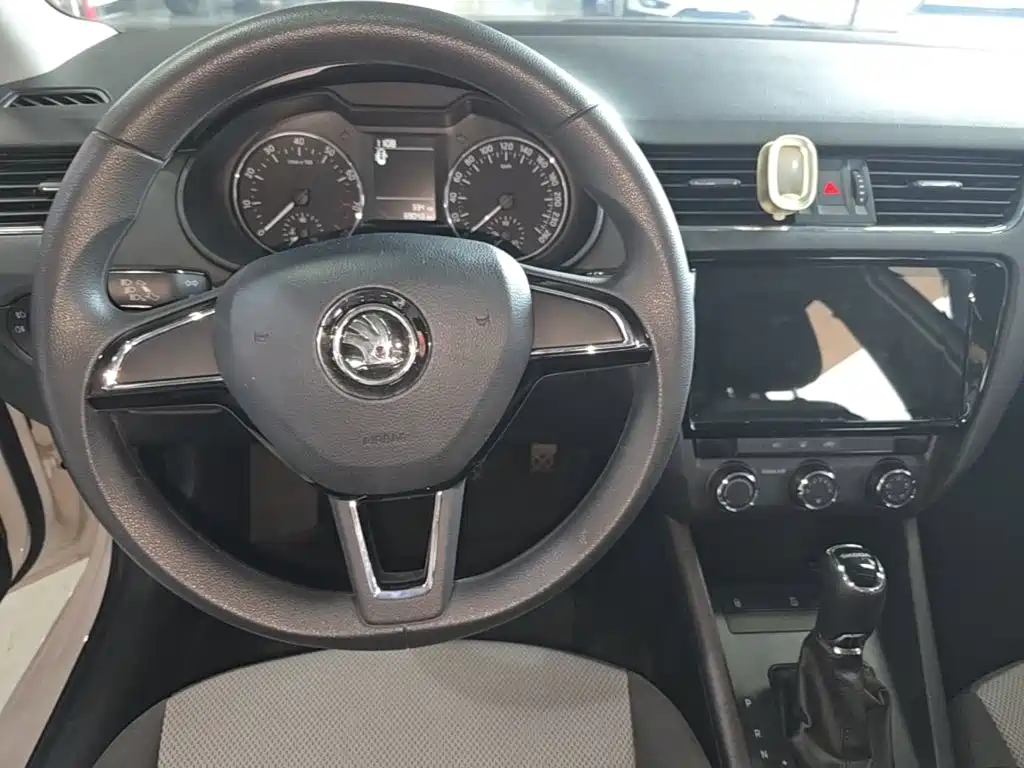 Skoda Octavia — миниатюра 11