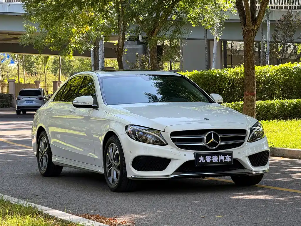 Mercedes-Benz C-Class — миниатюра 2