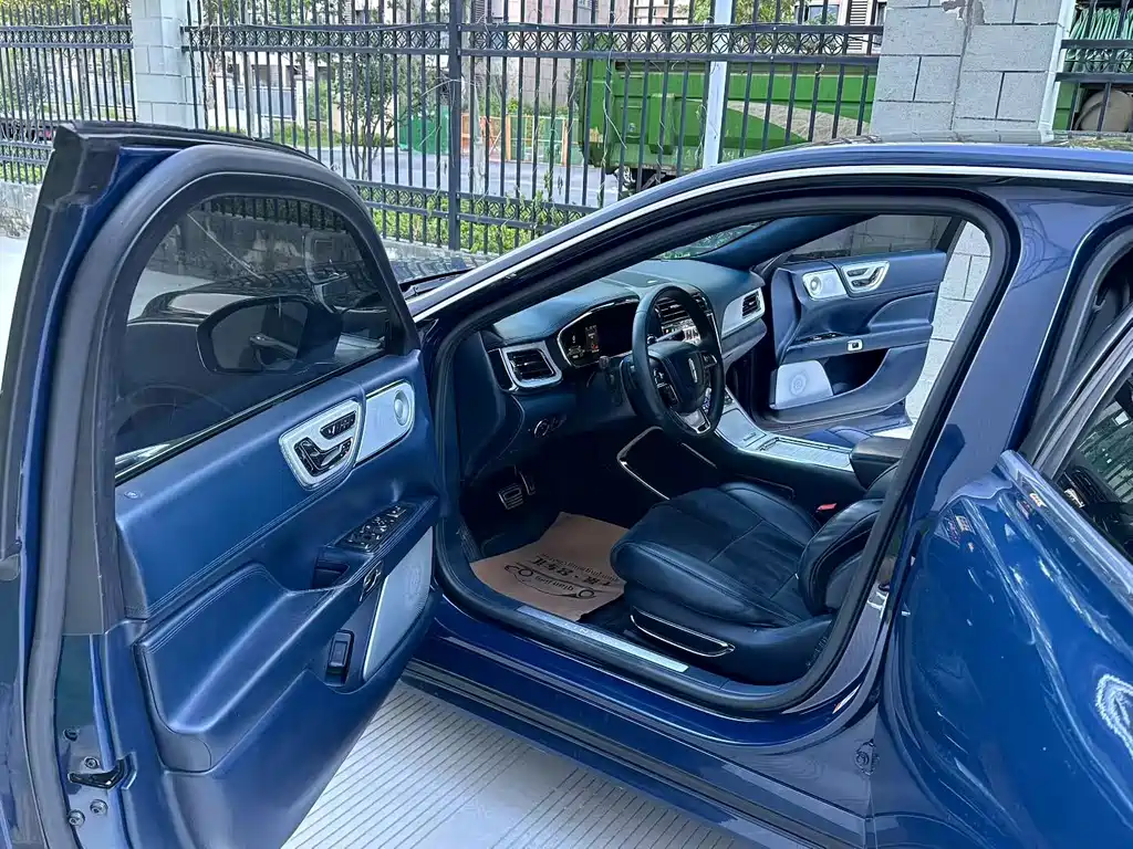 Lincoln Continental — миниатюра 7