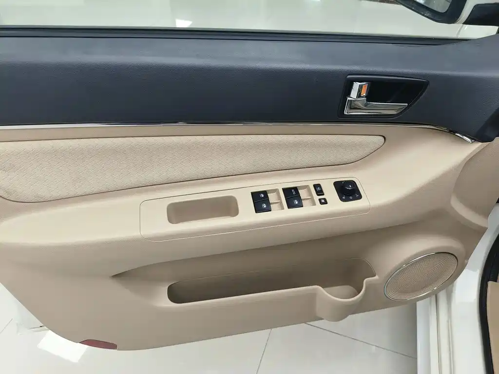 BAIC E-Series — миниатюра 12