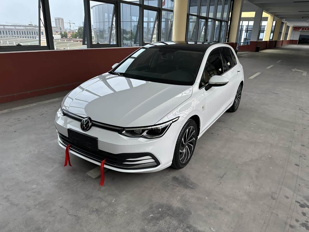 Volkswagen Golf 1.4 л 2022 г. Белый, пробег 50000 км