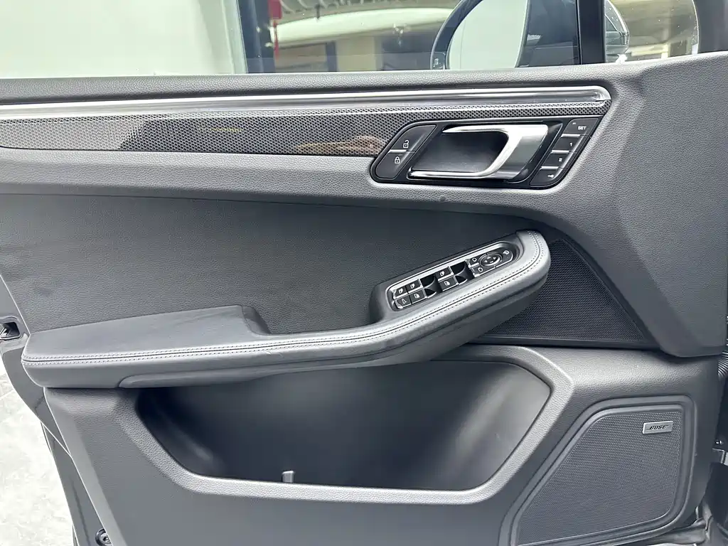 Porsche Macan — миниатюра 17