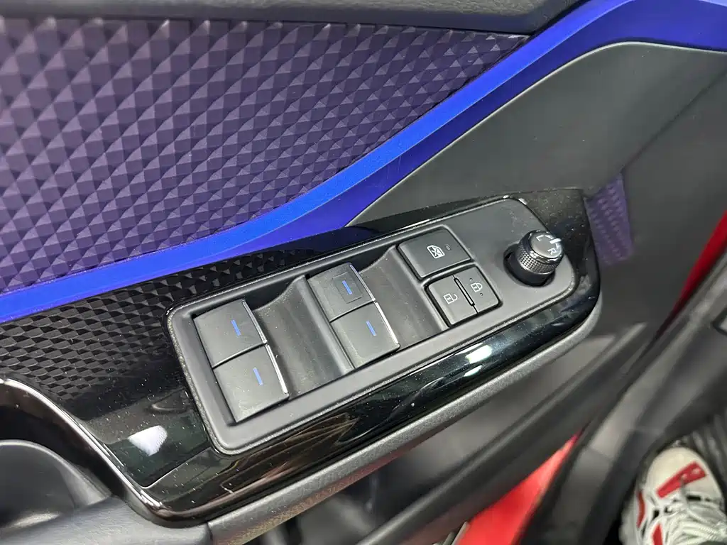 Toyota C-HR — миниатюра 18