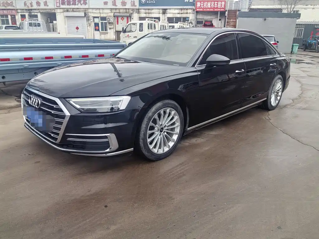 AUDI A8