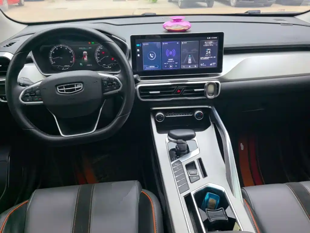 Geely Binyue — миниатюра 10