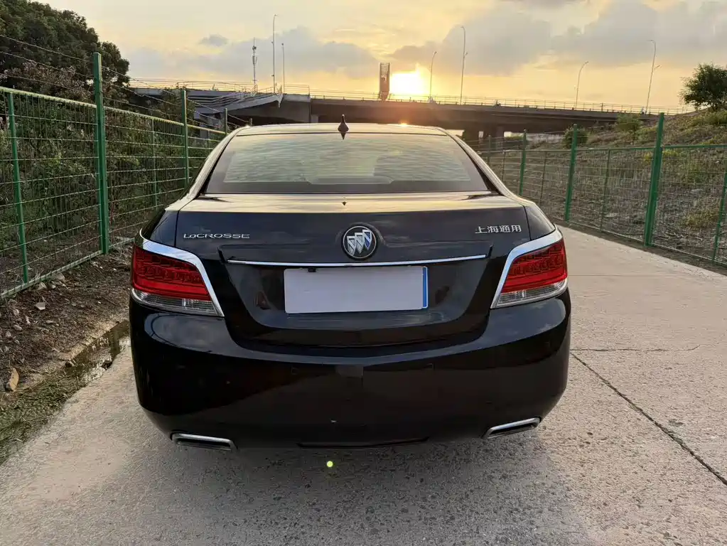 Buick LaCrosse — миниатюра 9