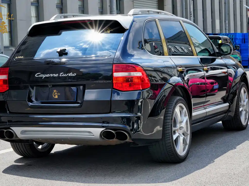 Porsche Cayenne — миниатюра 6