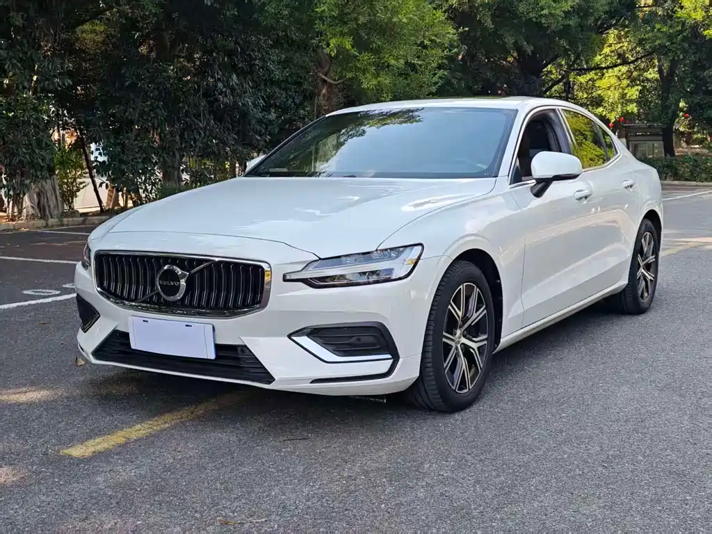 Volvo S60 2023