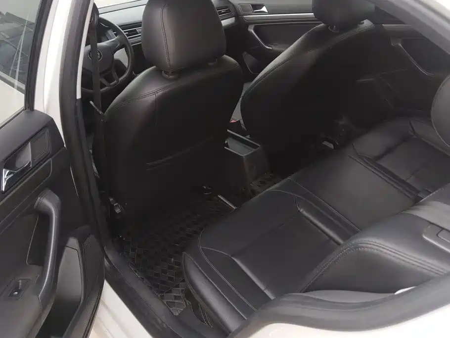 Volkswagen Lavida — миниатюра 11