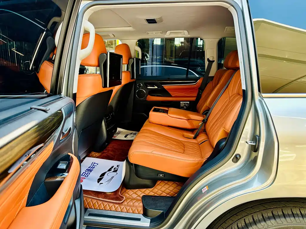 Lexus LX — миниатюра 7