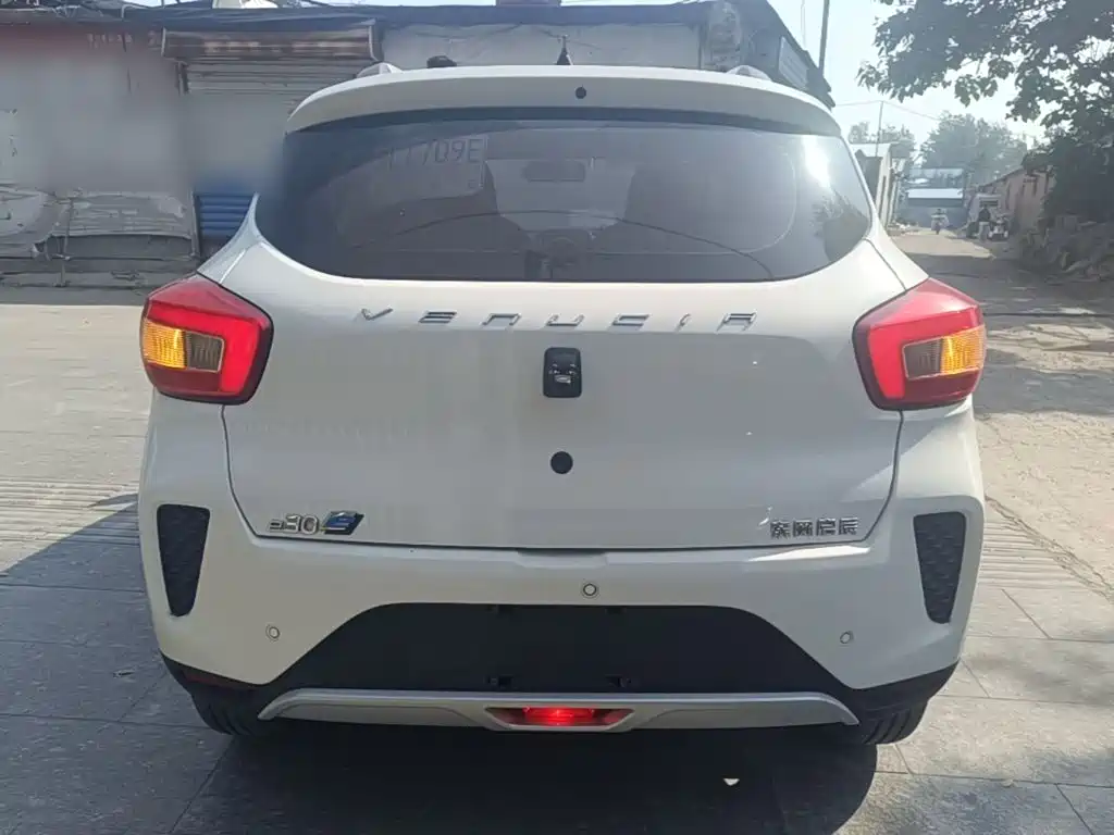 Venucia e30 — миниатюра 6