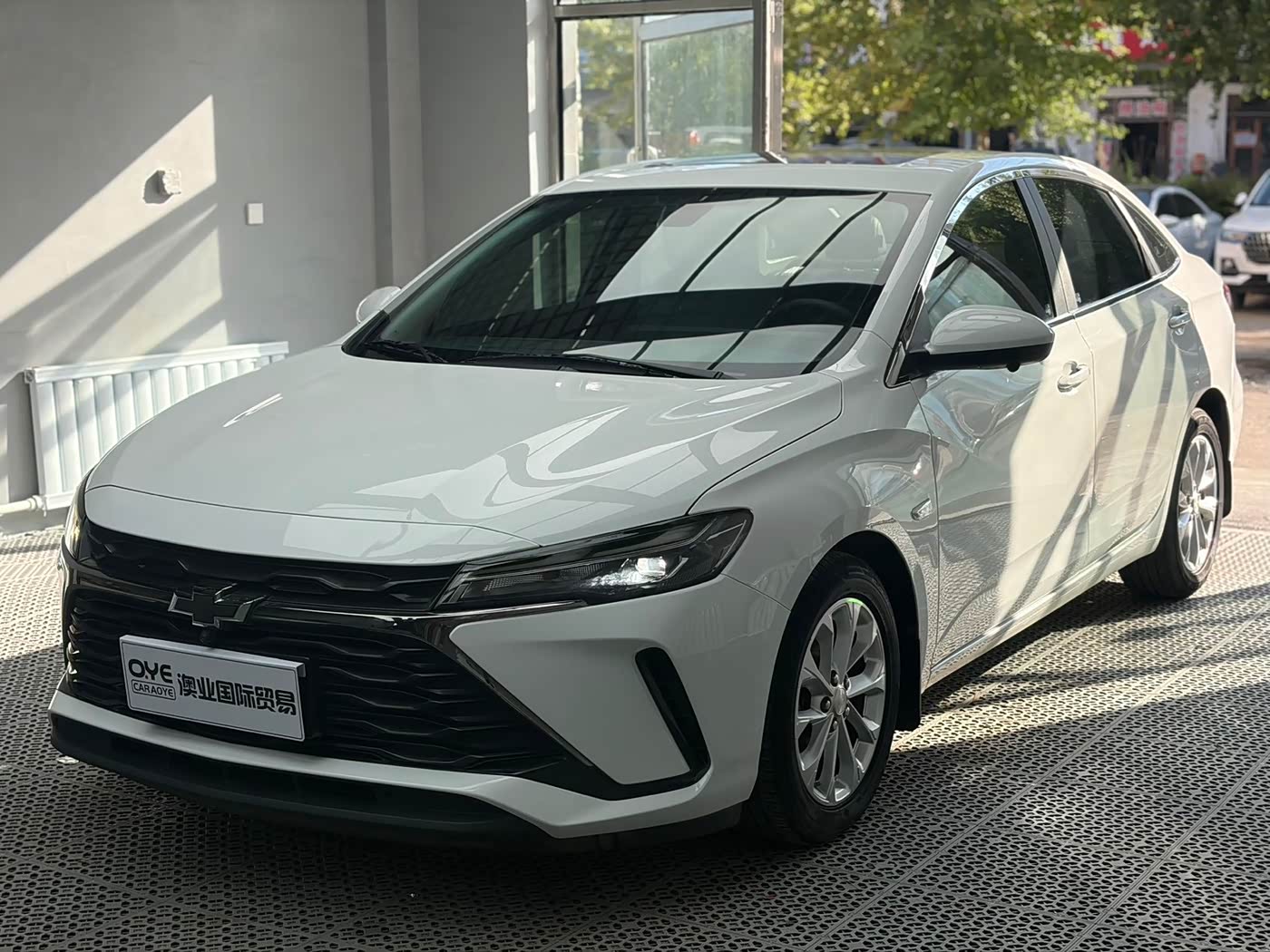 Chevrolet Monza 1.5 л 2022 г. Белый, пробег 44700 км