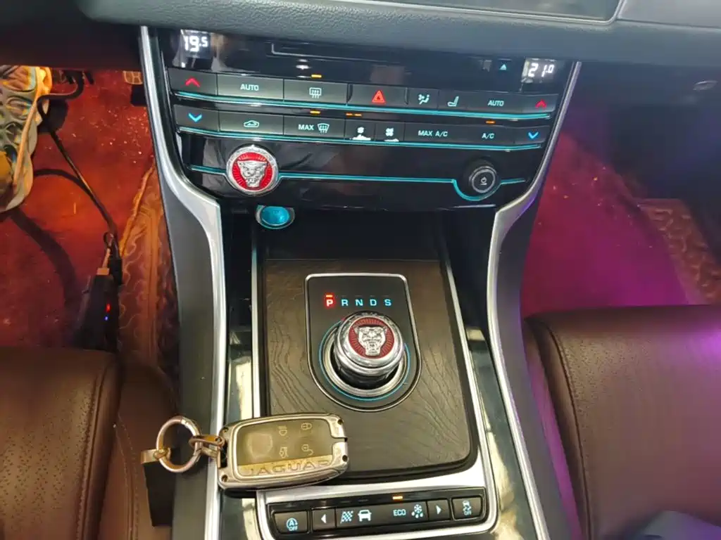 Jaguar XFL — миниатюра 14