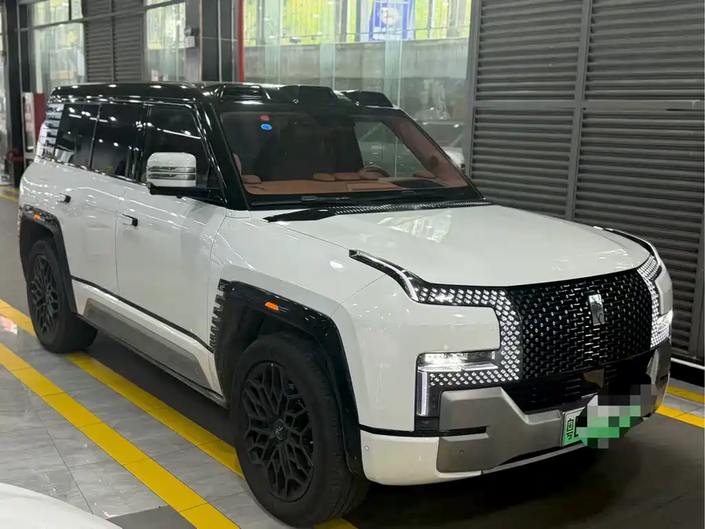 Yangwang Yangwang U8 — миниатюра 3