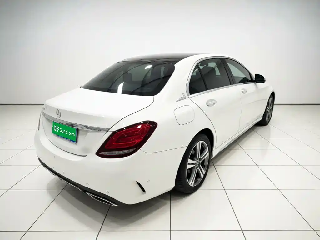 Mercedes-Benz C-Class — миниатюра 6