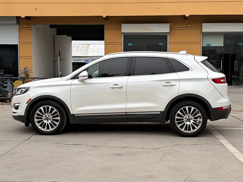 Lincoln MKC — миниатюра 15