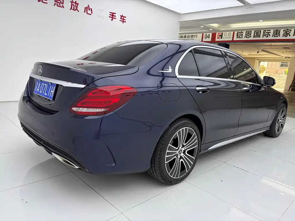 Mercedes-Benz C-Class — миниатюра 6
