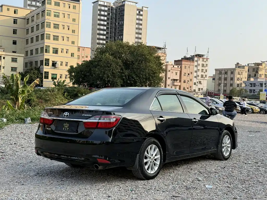 TOYOTA CAMRY