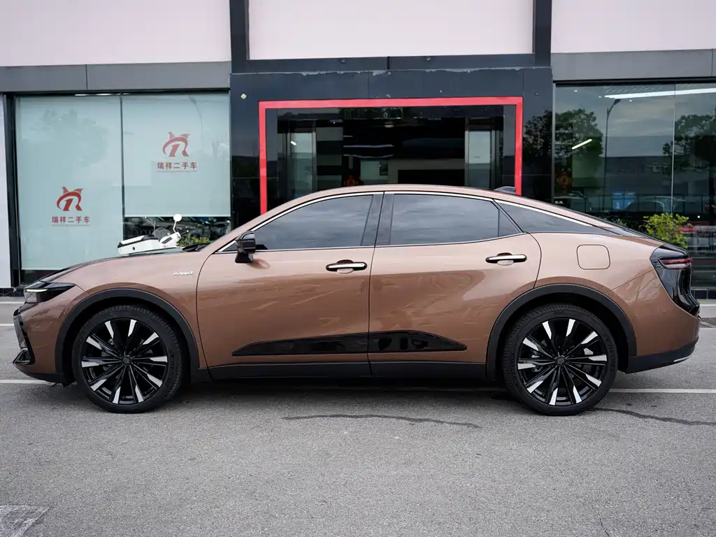 TOYOTA CROWN SPORTCROSS