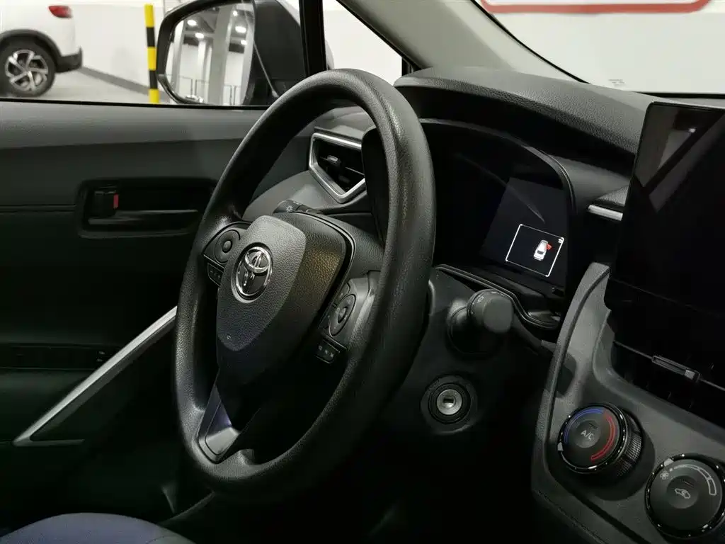 Toyota Corolla 2024 Silver/gray из Китая, фото 2