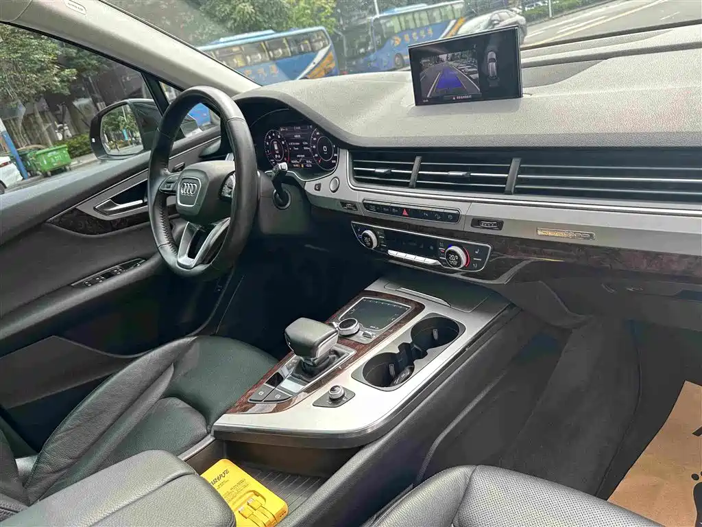 Audi Q7 — миниатюра 21