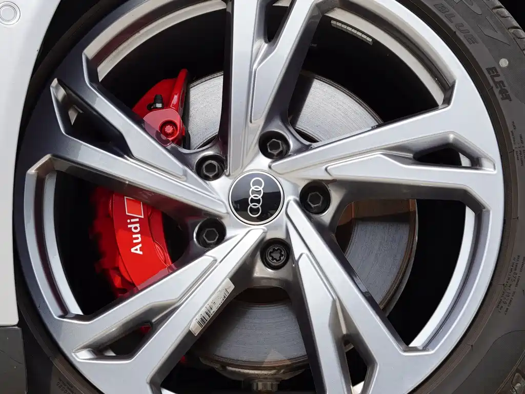 Audi e-tron GT — миниатюра 10